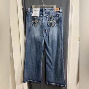 NWT Love Soho wide leg jeans with Embellished cross designs on the back pockets